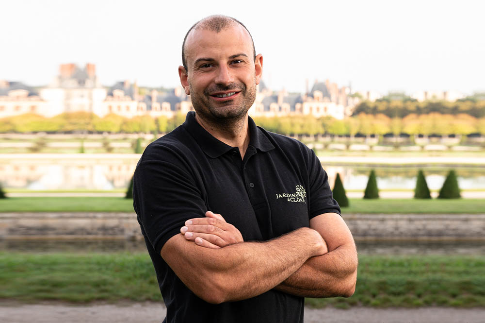 Samson, responsable des équipes Jardins & Clos